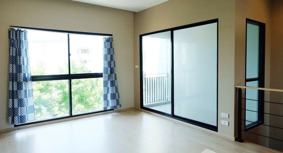 For sale 3 bedrooms townhouse in Yan Nawa, Bangkok