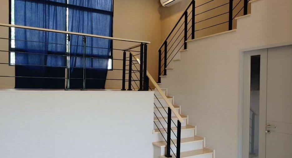 For sale 3 bedrooms townhouse in Yan Nawa, Bangkok