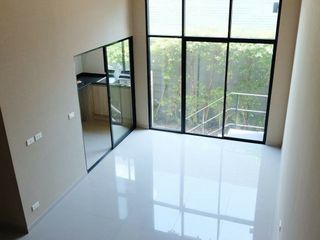 For sale 3 bedrooms townhouse in Yan Nawa, Bangkok