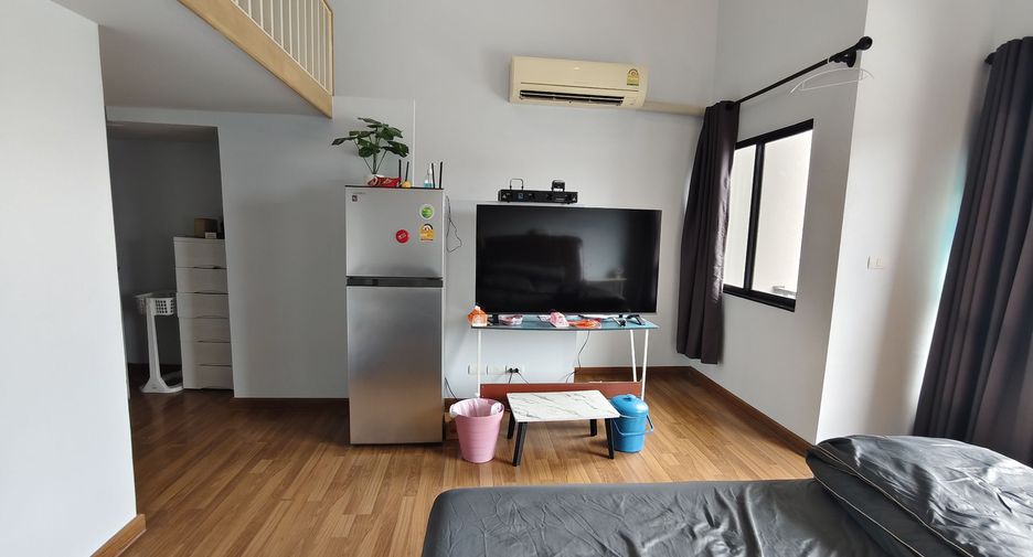 À vendre 2 chambres maison de ville à Phra Samut Chedi, Samut Prakan