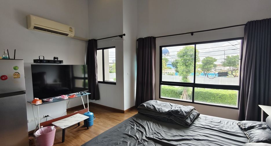 À vendre 2 chambres maison de ville à Phra Samut Chedi, Samut Prakan