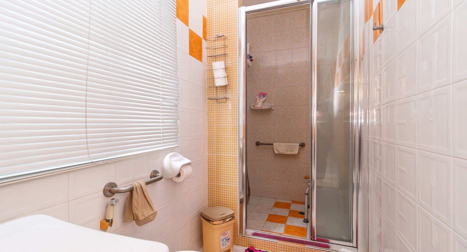 For sale and for rent 7 bedrooms house in Bang Khae, Bangkok