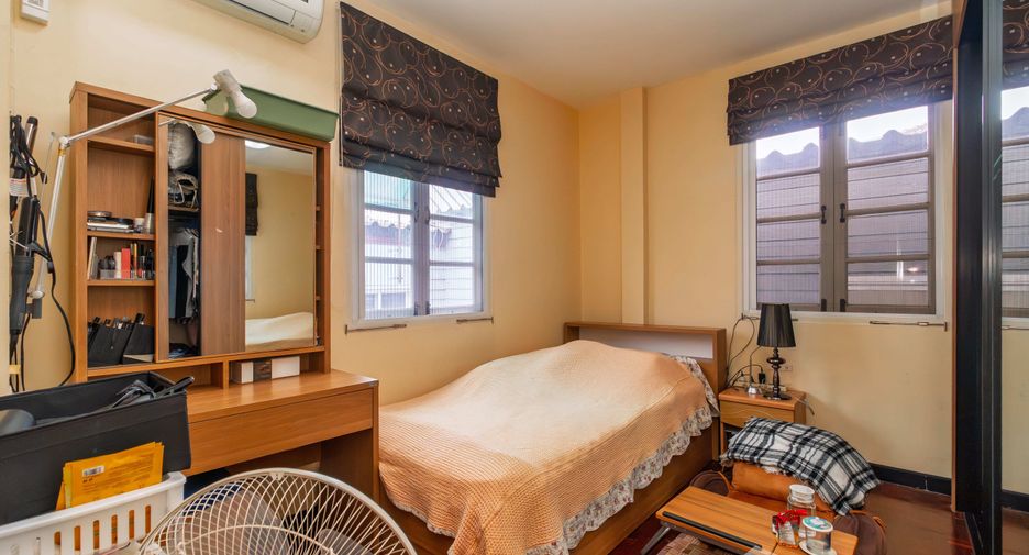 For sale and for rent 7 bedrooms house in Bang Khae, Bangkok