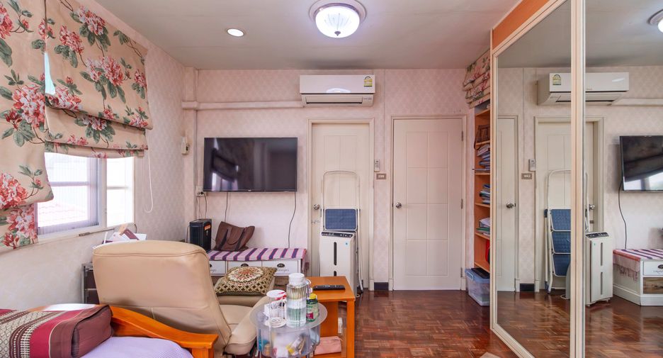 For sale and for rent 7 bedrooms house in Bang Khae, Bangkok