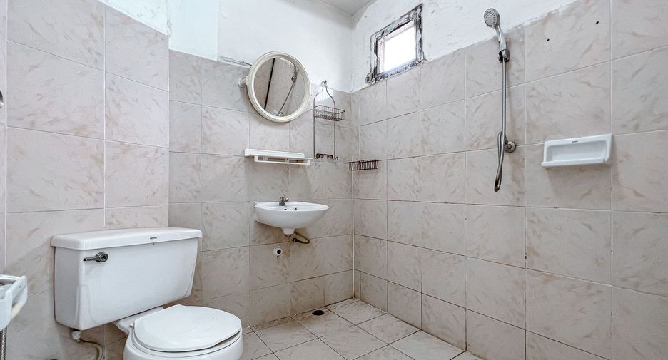 For sale 1 bed condo in Khan Na Yao, Bangkok