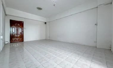 For sale 1 bed condo in Khan Na Yao, Bangkok