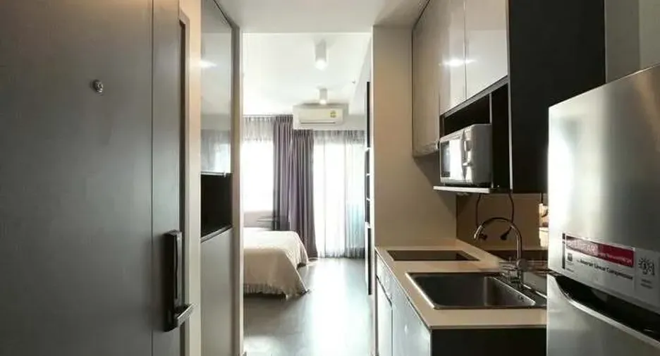 For sale studio condo in Phaya Thai, Bangkok