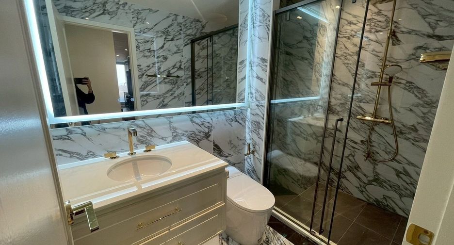 For sale 2 bedrooms condo in Khlong San, Bangkok