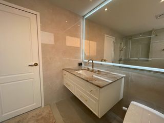 Condo en venta de 2 habitaciones en Khlong San, Bangkok