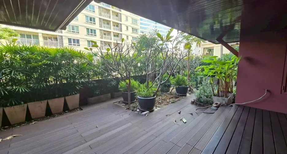 For sale and for rent 4 bedrooms condo in Sathon, Bangkok