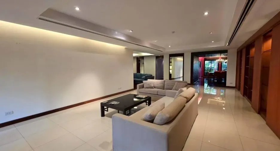 For sale and for rent 4 bedrooms condo in Sathon, Bangkok