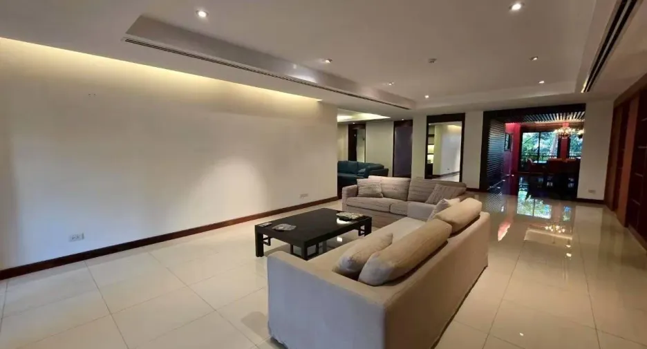 For sale and for rent 4 bedrooms condo in Sathon, Bangkok