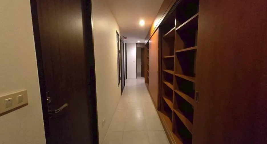 For sale and for rent 4 bedrooms condo in Sathon, Bangkok