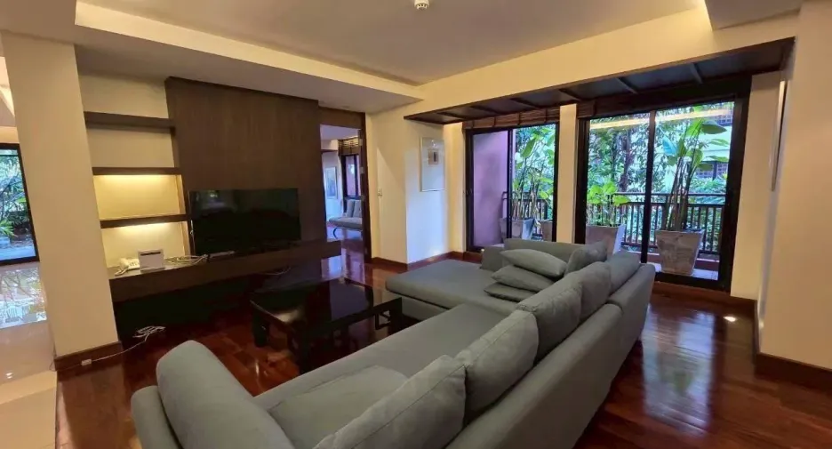For sale and for rent 4 bedrooms condo in Sathon, Bangkok