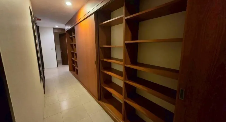 For sale and for rent 4 bedrooms condo in Sathon, Bangkok