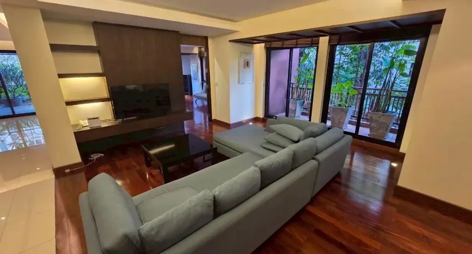 For sale and for rent 4 bedrooms condo in Sathon, Bangkok