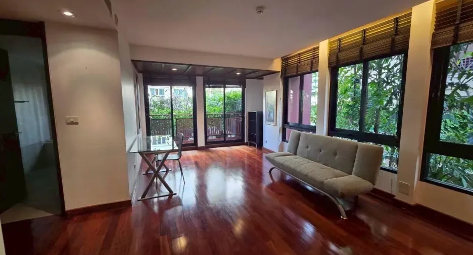 For sale and for rent 4 bedrooms condo in Sathon, Bangkok