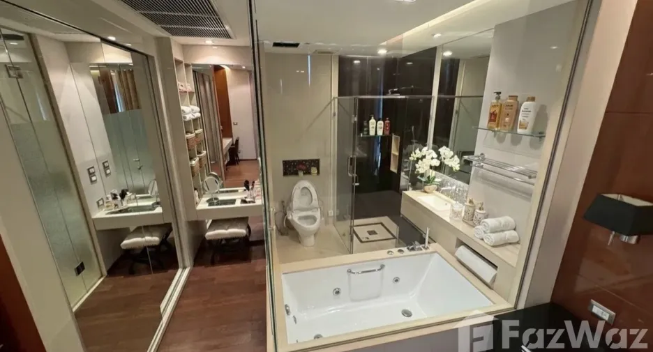For sale 1 bed condo in Khlong Toei, Bangkok