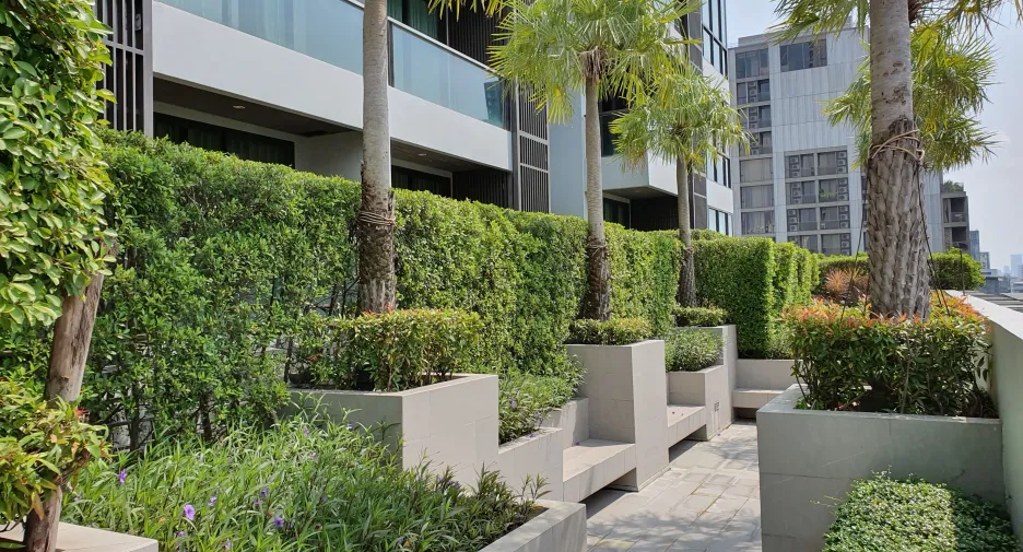 For sale 1 bed condo in Khlong Toei, Bangkok
