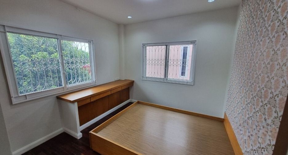 À vendre 3 chambres maison à Bang Phli, Samut Prakan