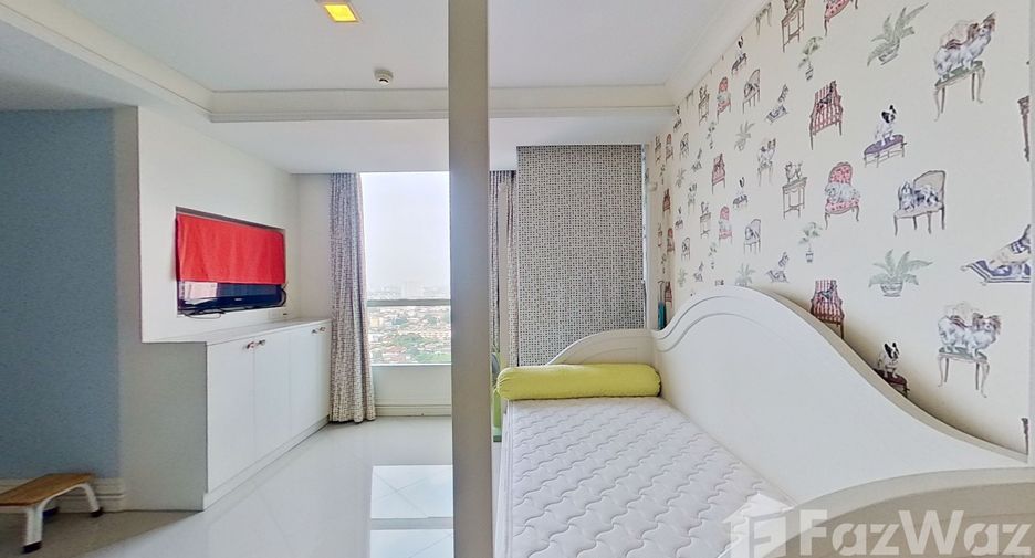 For sale 3 bedrooms condo in Dusit, Bangkok