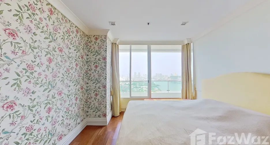 For sale 3 bedrooms condo in Dusit, Bangkok