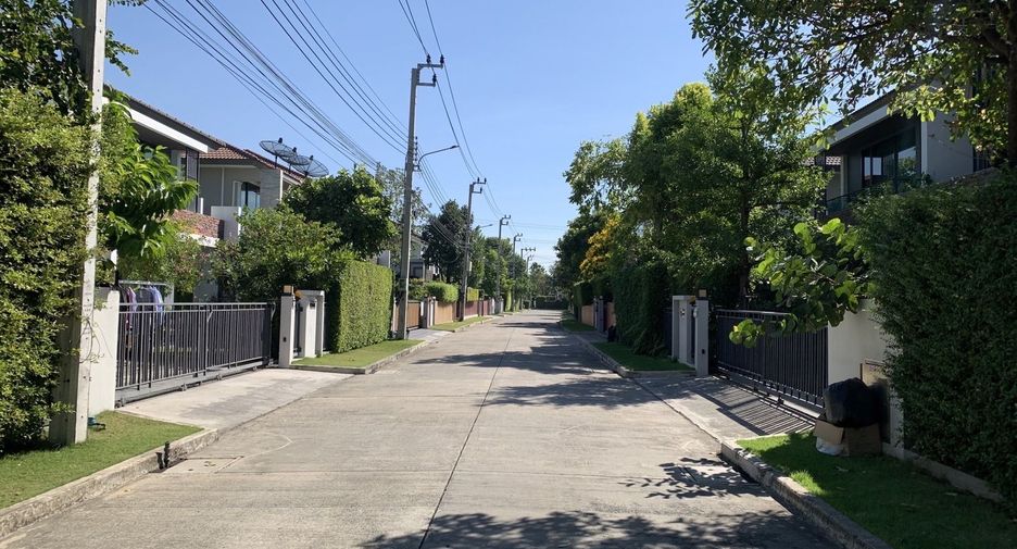 For sale 3 bedrooms house in Prawet, Bangkok