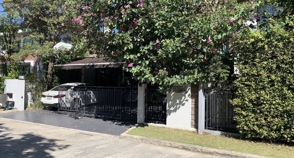 For sale 3 bedrooms house in Prawet, Bangkok