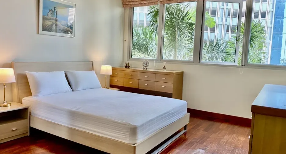 For rent and for sale 2 bedrooms condo in Yan Nawa, Bangkok