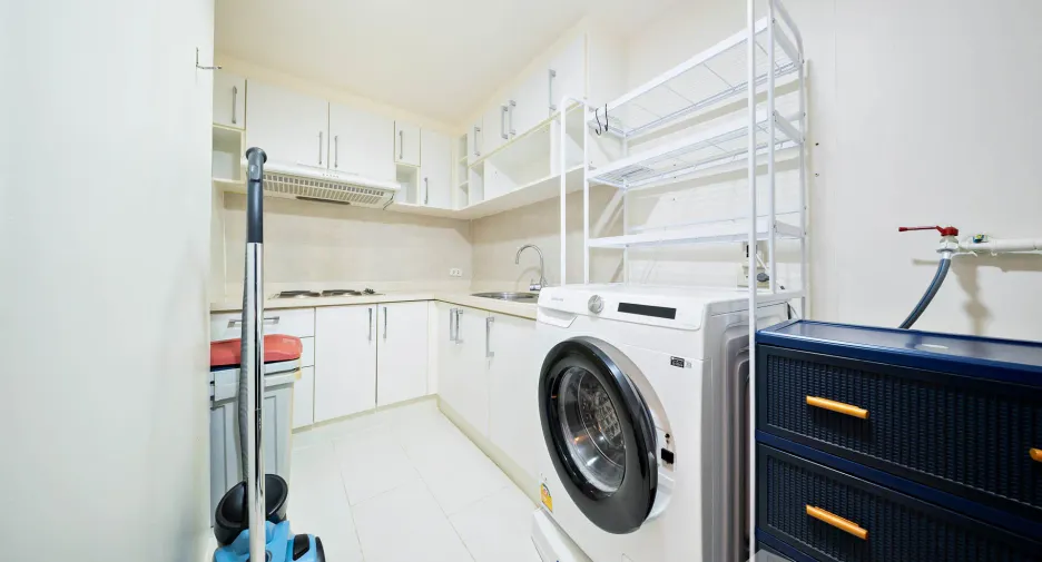 For sale 3 bedrooms condo in Watthana, Bangkok