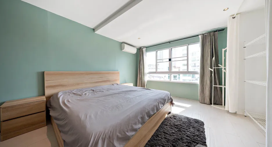 For sale 3 bedrooms condo in Watthana, Bangkok