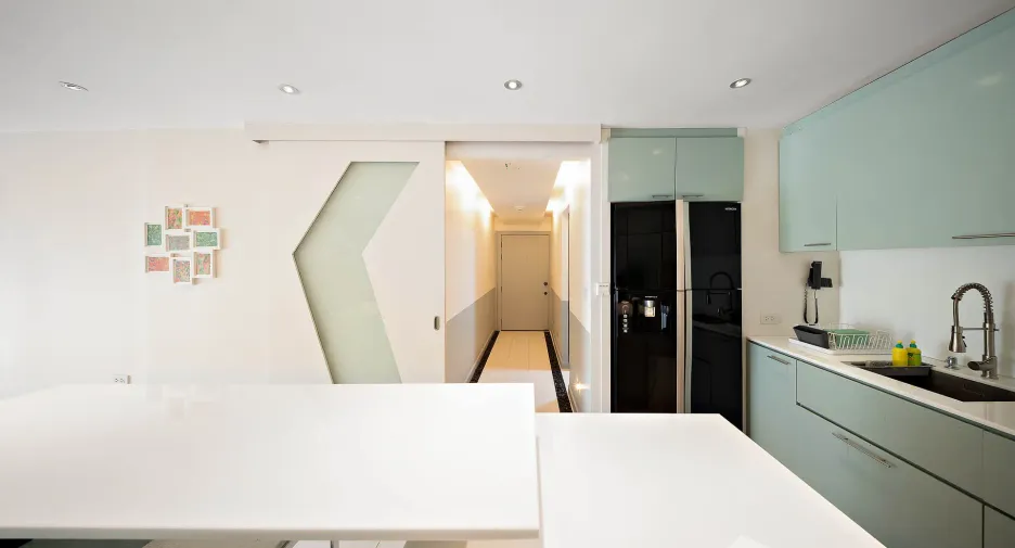 For sale 3 bedrooms condo in Watthana, Bangkok