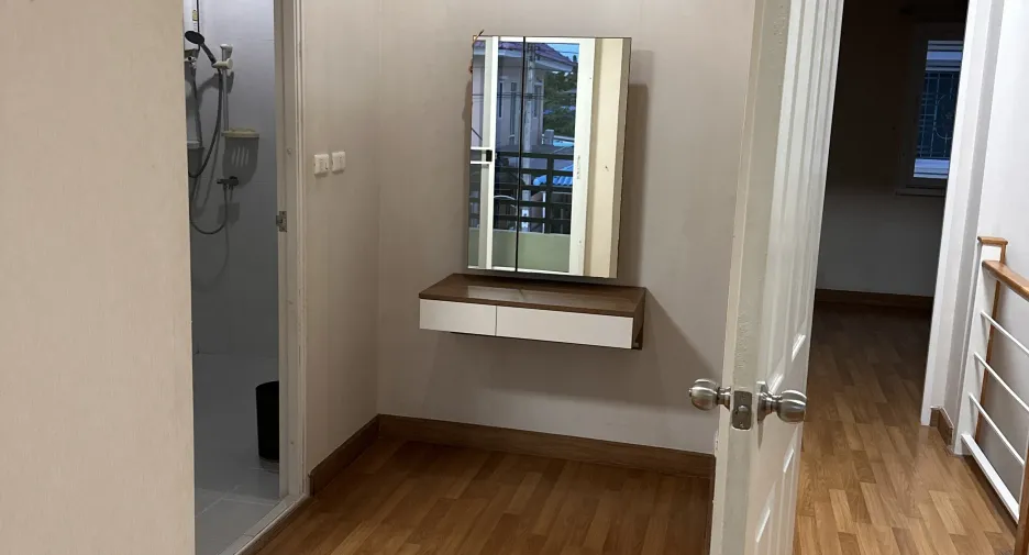 Casa en venta y en alquiler de 3 habitaciones en Nong Khaem, Bangkok