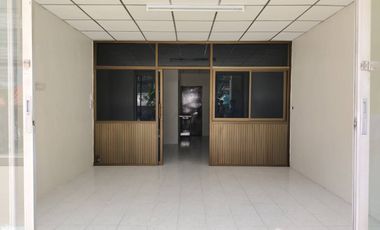 For rent スタジオ condo in Phaya Thai, Bangkok