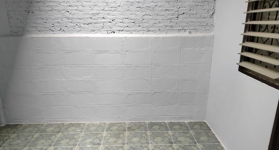 For rent 2 bedrooms townhouse in Sai Mai, Bangkok