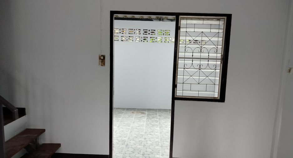 For rent 2 bedrooms townhouse in Sai Mai, Bangkok