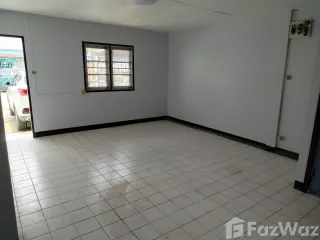 For rent 2 ベッドルーム townhouse in Sai Mai, Bangkok