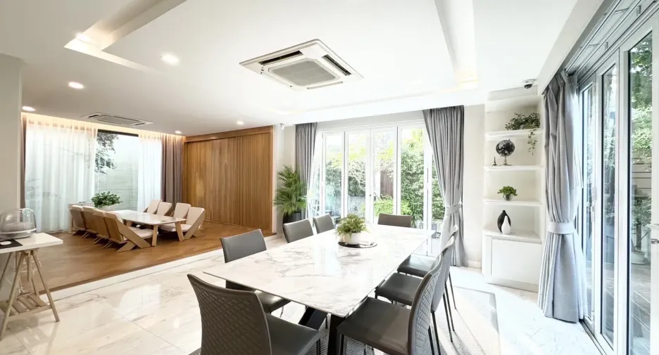 For sale 5 bedrooms house in Watthana, Bangkok