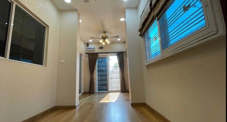 For sale and for rent 5 bedrooms townhouse in Bang Bon, Bangkok