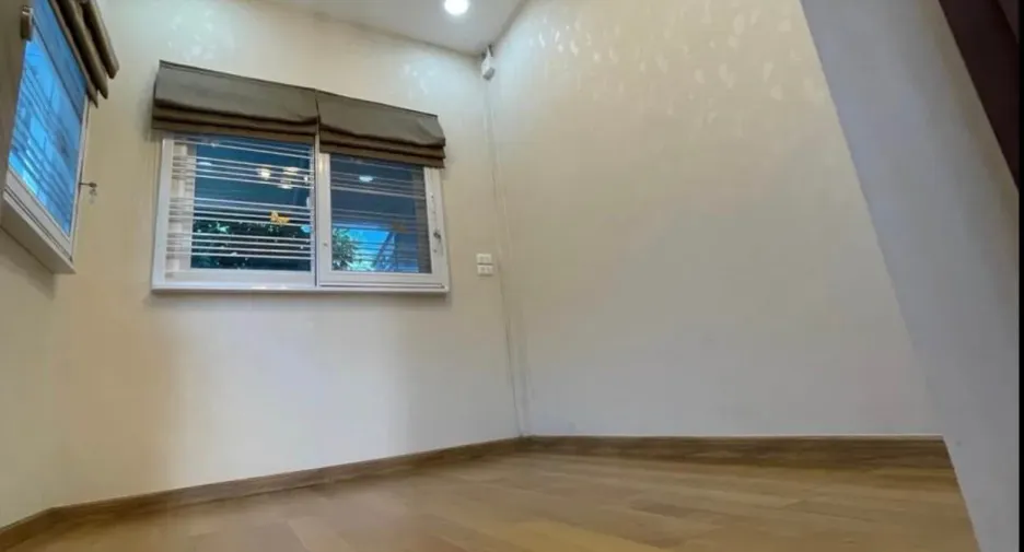 For rent and for sale 5 bedrooms townhouse in Bang Bon, Bangkok