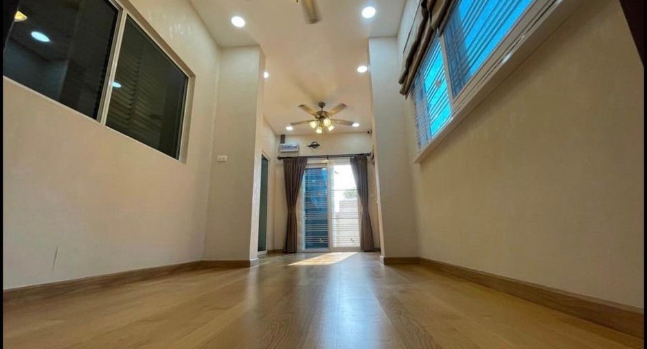 For sale and for rent 5 bedrooms townhouse in Bang Bon, Bangkok