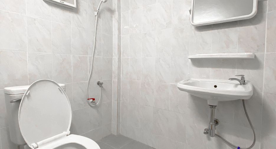 Reihenhaus zur Miete mit 2 Zimmer in Chom Thong, Bangkok