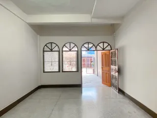 Casa adosada en alquiler de 2 habitaciones en Chom Thong, Bangkok