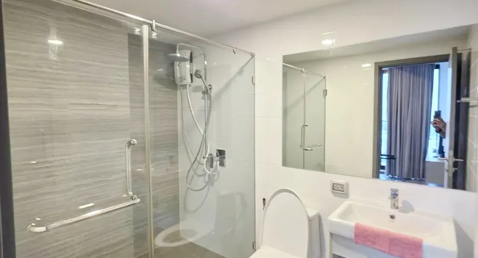 For sale and for rent 2 bedrooms condo in Mueang Samut Prakan, Samut Prakan