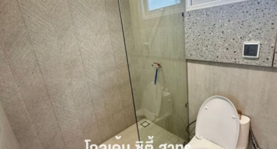For sale 4 bedrooms townhouse in Chom Thong, Bangkok