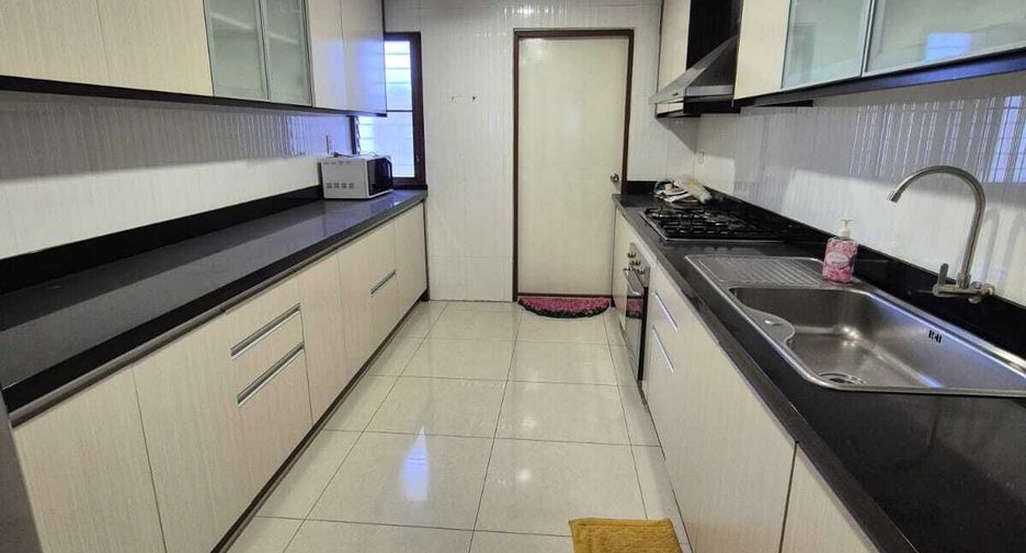 For sale and for rent 3 bedrooms condo in Khlong Toei, Bangkok