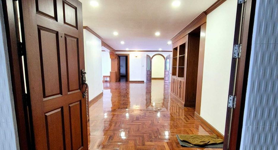 For sale and for rent 3 bedrooms condo in Khlong Toei, Bangkok