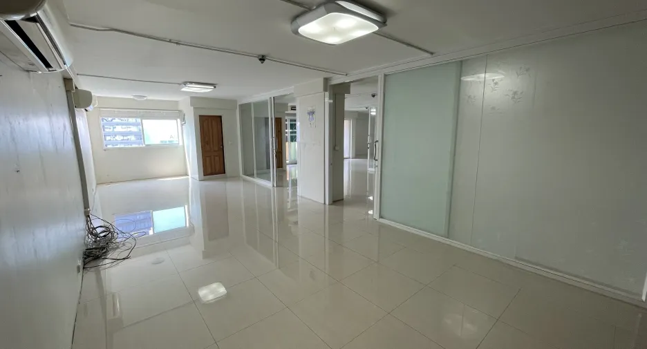 For rent and for sale 3 bedrooms condo in Bang Rak, Bangkok