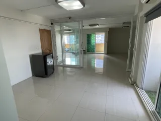 ขาย และ ให้เช่า 3 ห้องนอน คอนโด ใน บางรัก, กรุงเทพฯ