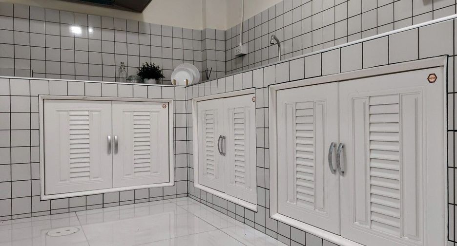 For sale 2 bedrooms townhouse in Mueang Samut Prakan, Samut Prakan